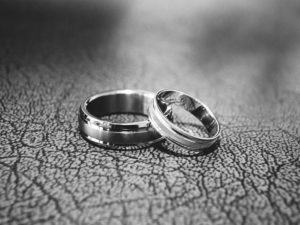 婚約指輪・結婚指輪　金属　レアメタル