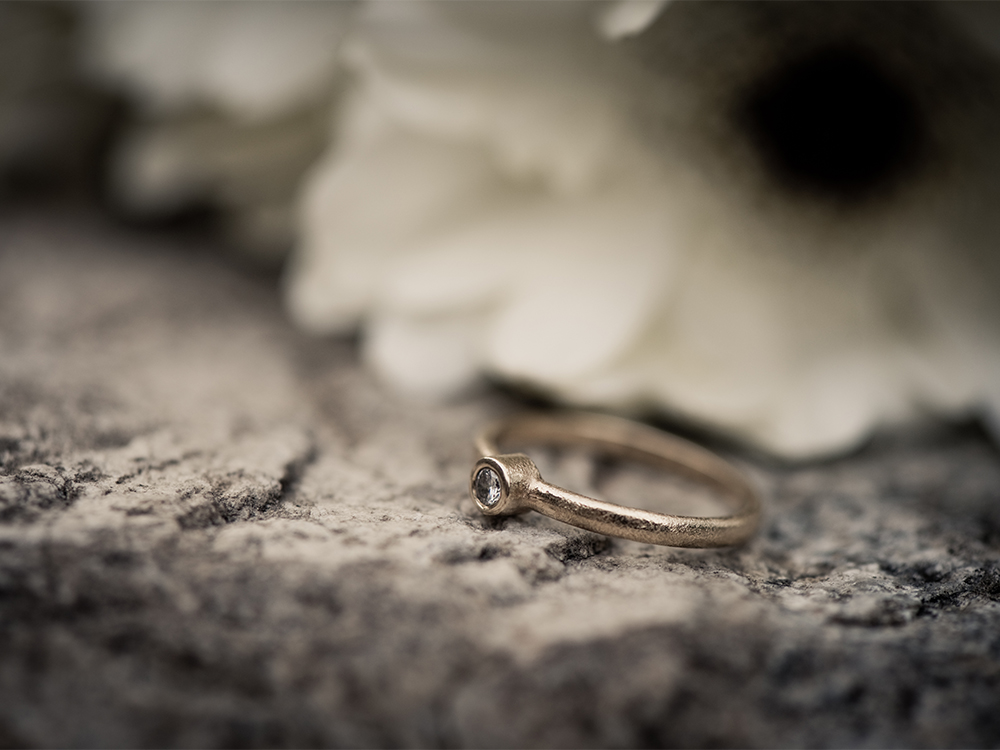 婚約指輪・結婚指輪　金属　素材